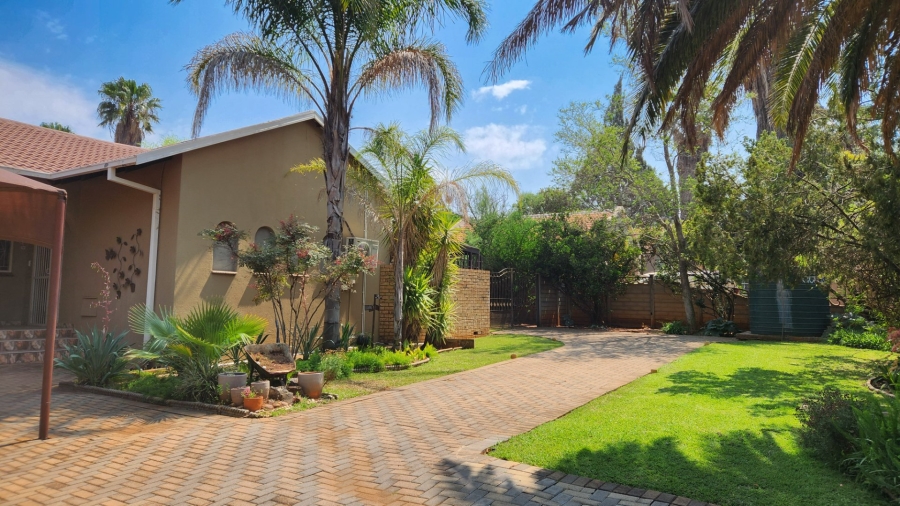 4 Bedroom Property for Sale in Wilkoppies North West